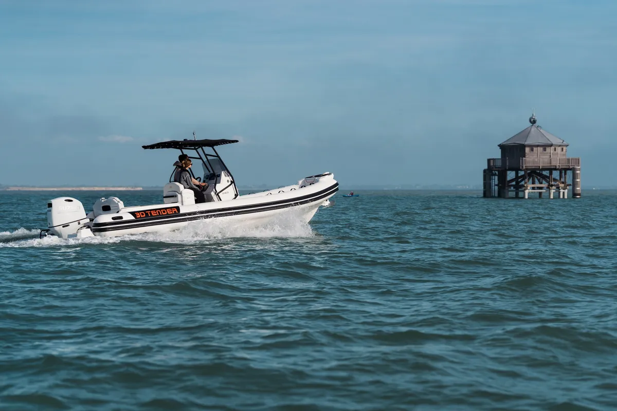 3D Tender Dream 7: Rib boot vaart op zee