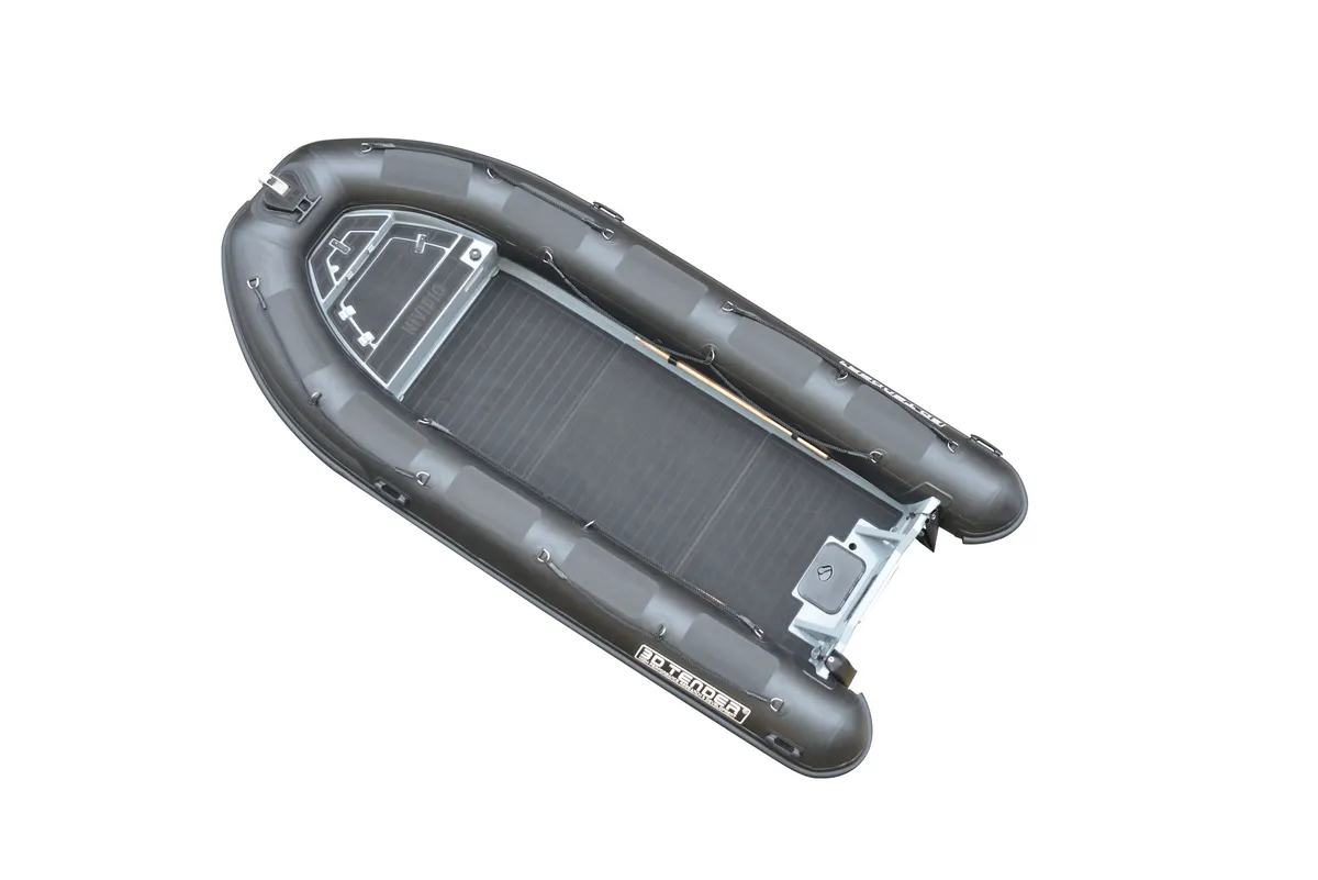 3D Tender Nividic 460: Rubberboot van bovenaf gefotografeerd