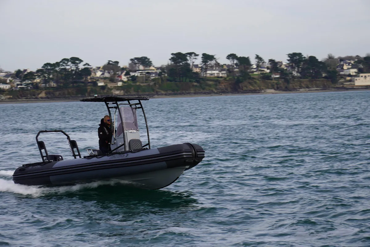 3D Tender Patrol 550: Rib boot vaart op zee