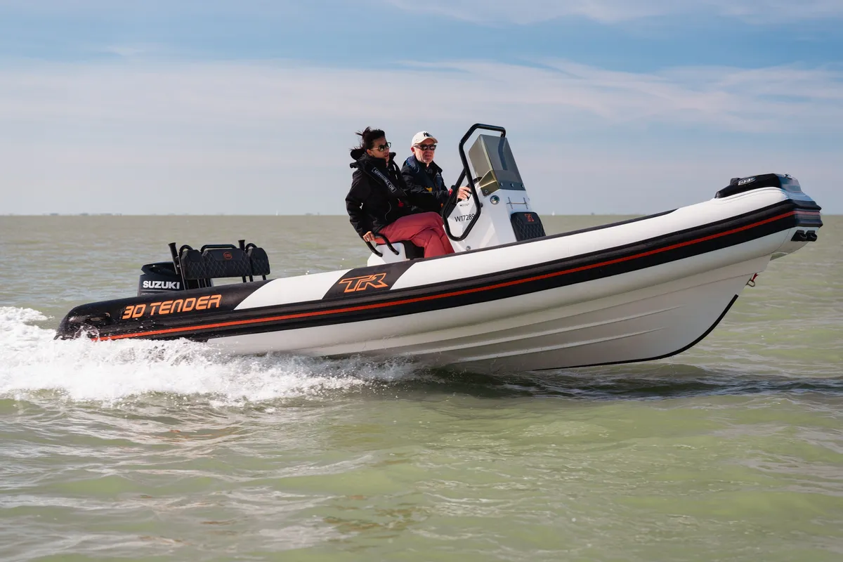 3D Tender TR6: Rib boot varend zee