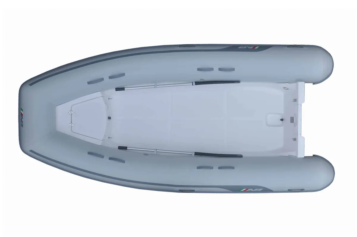 AB Inflatables Navigo 13 VS: Opblaasboot van bovenaf gezien