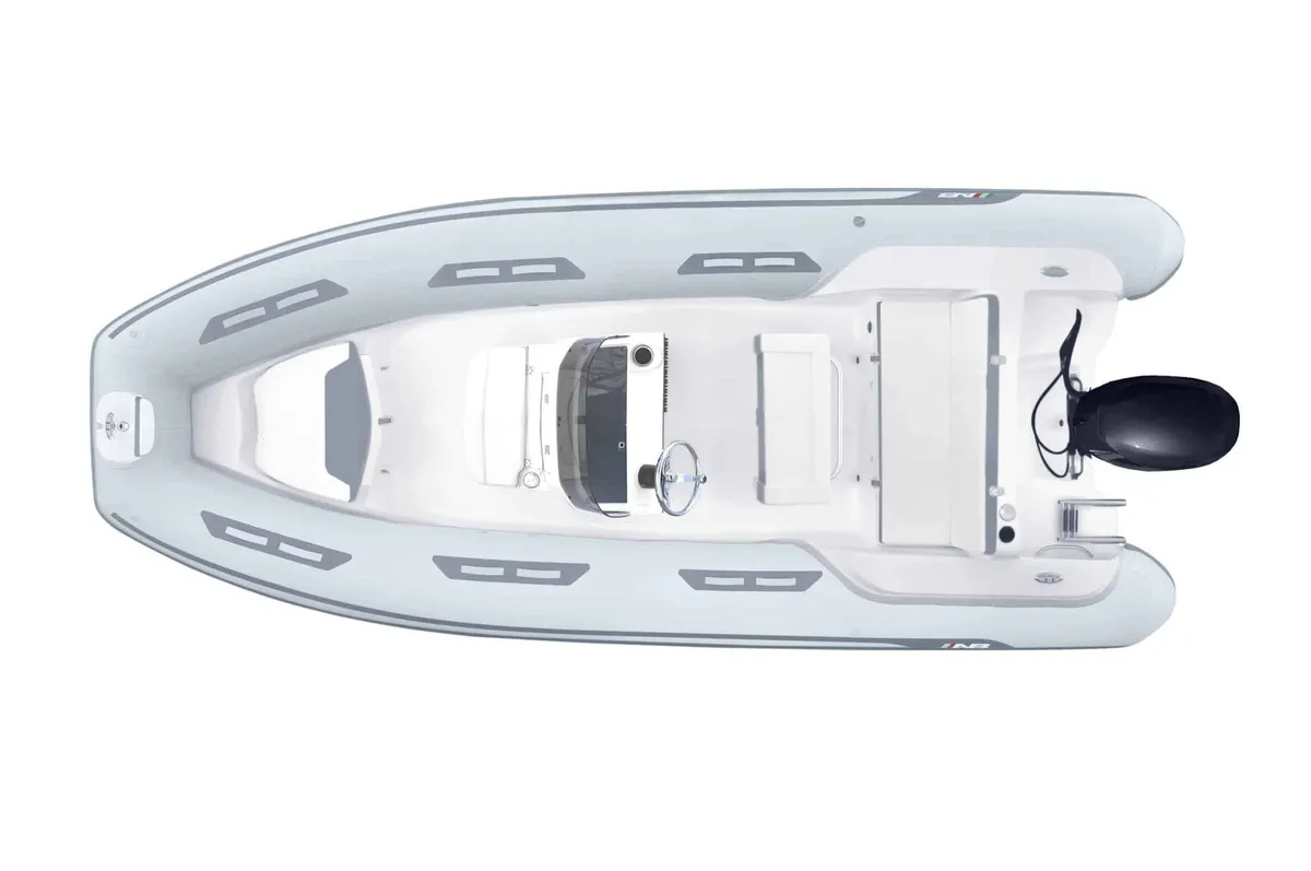 AB Inflatables Oceanus 19 VST: Rubberboot van bovenaf gefotografeerd