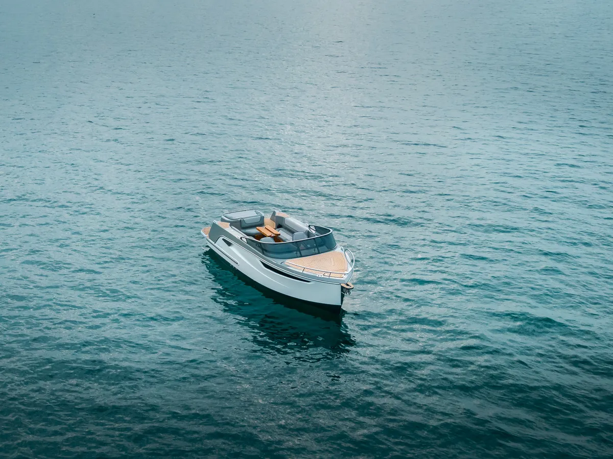 Alfastreet Marine 23 Cabin Evo Inboard: Boot drijvend op zee