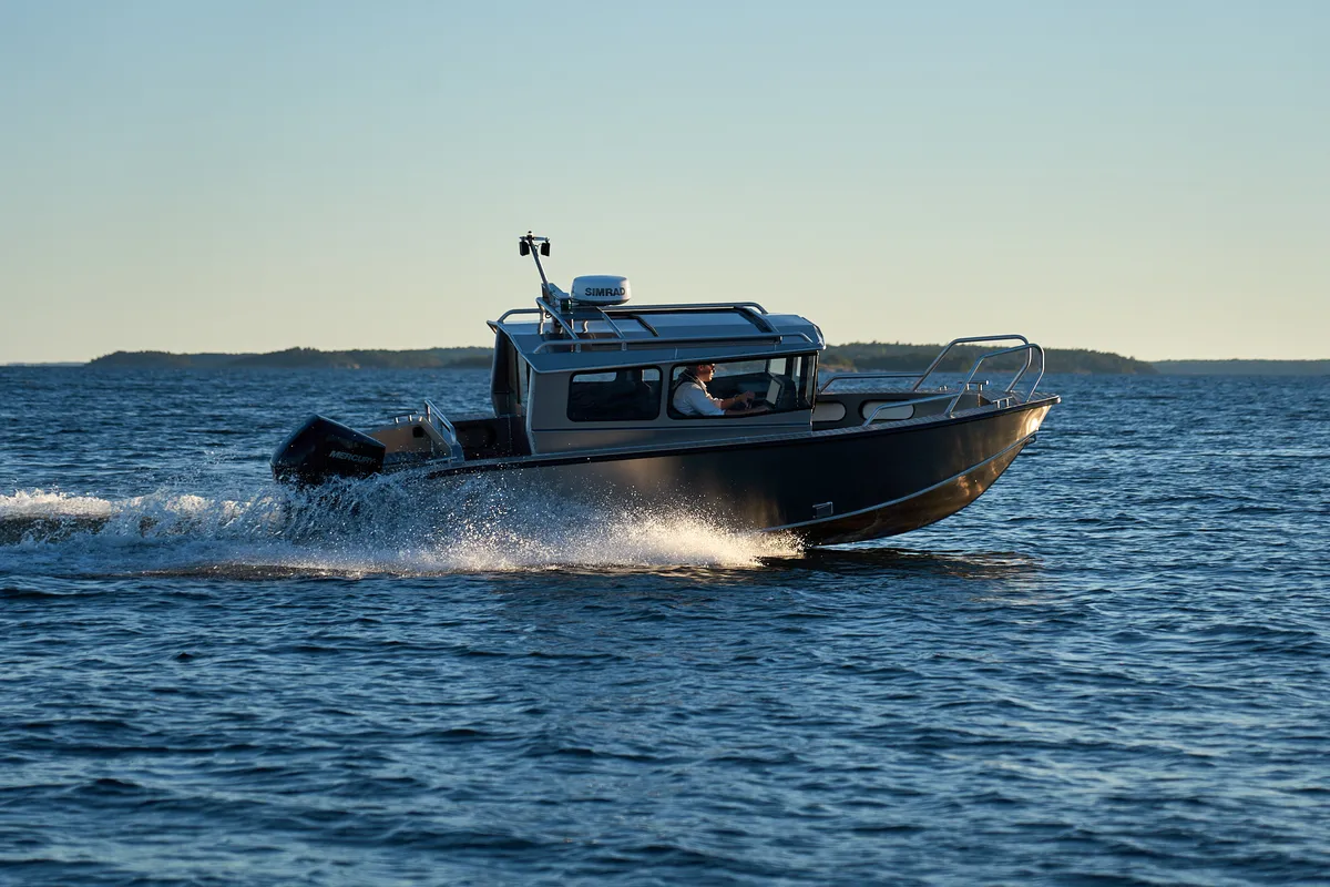 Alukin Cabin 650: Boot varend op zee