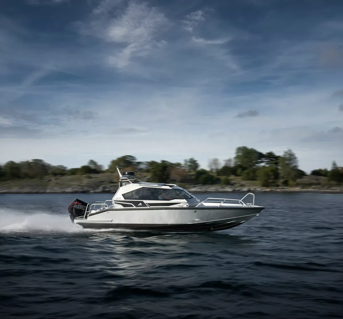 Anytec A27C: Boot varend op water