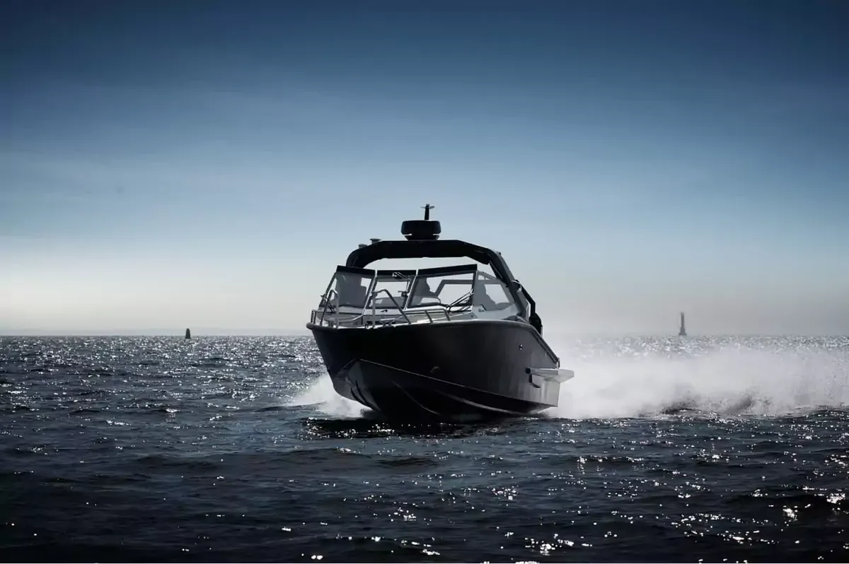 Anytec A30 X-TND: Boot varend op zee