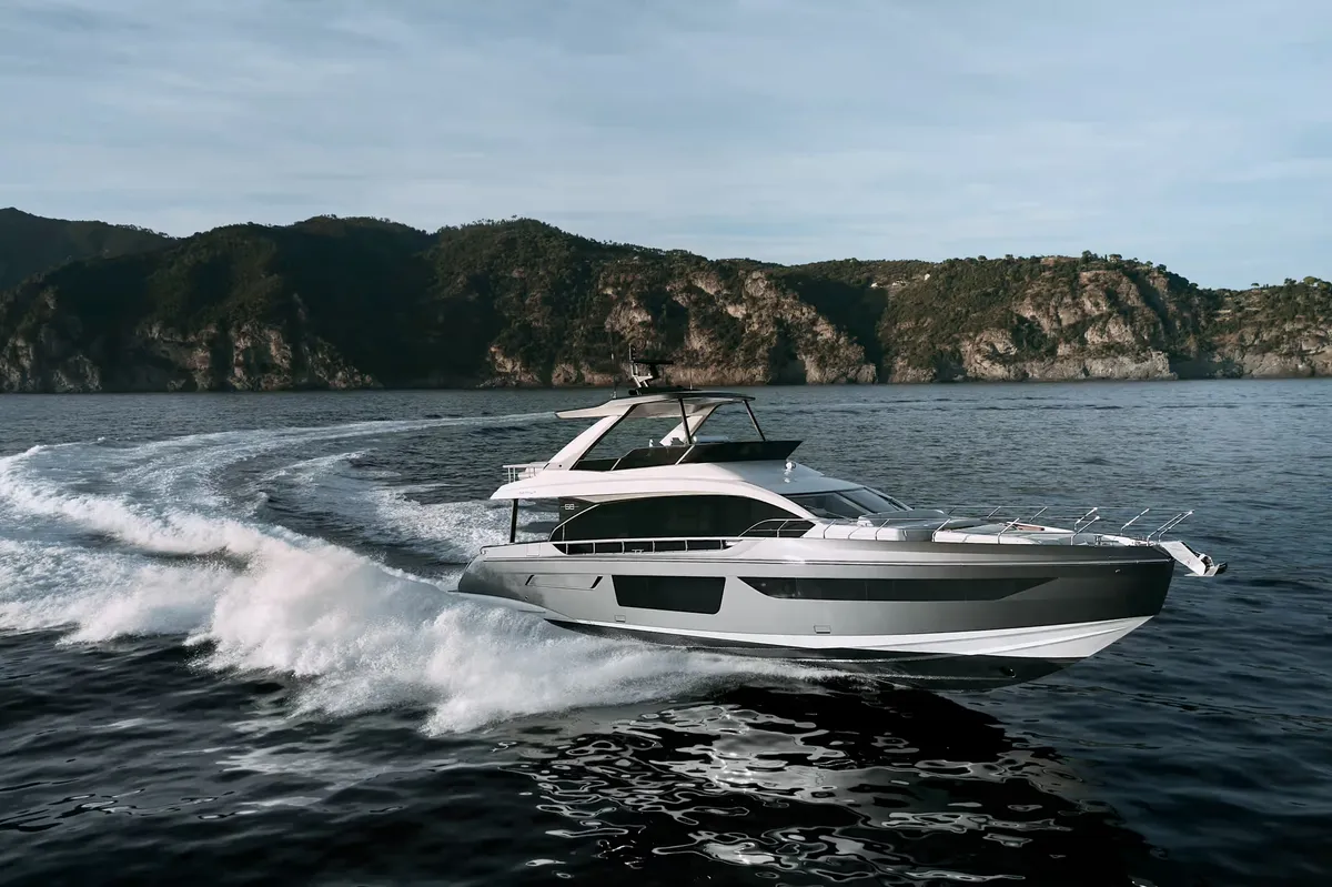 Azimut Fly 68: Boot varend
