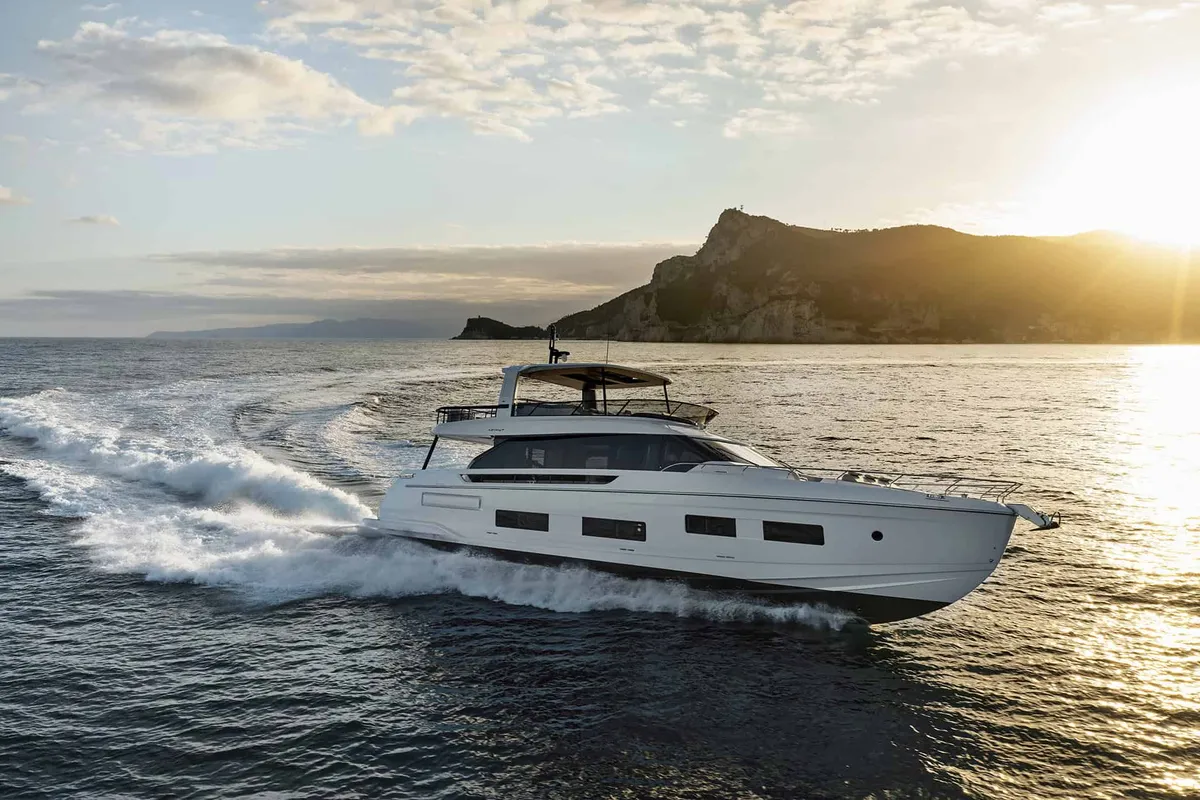 Azimut Fly 82: Boot varend