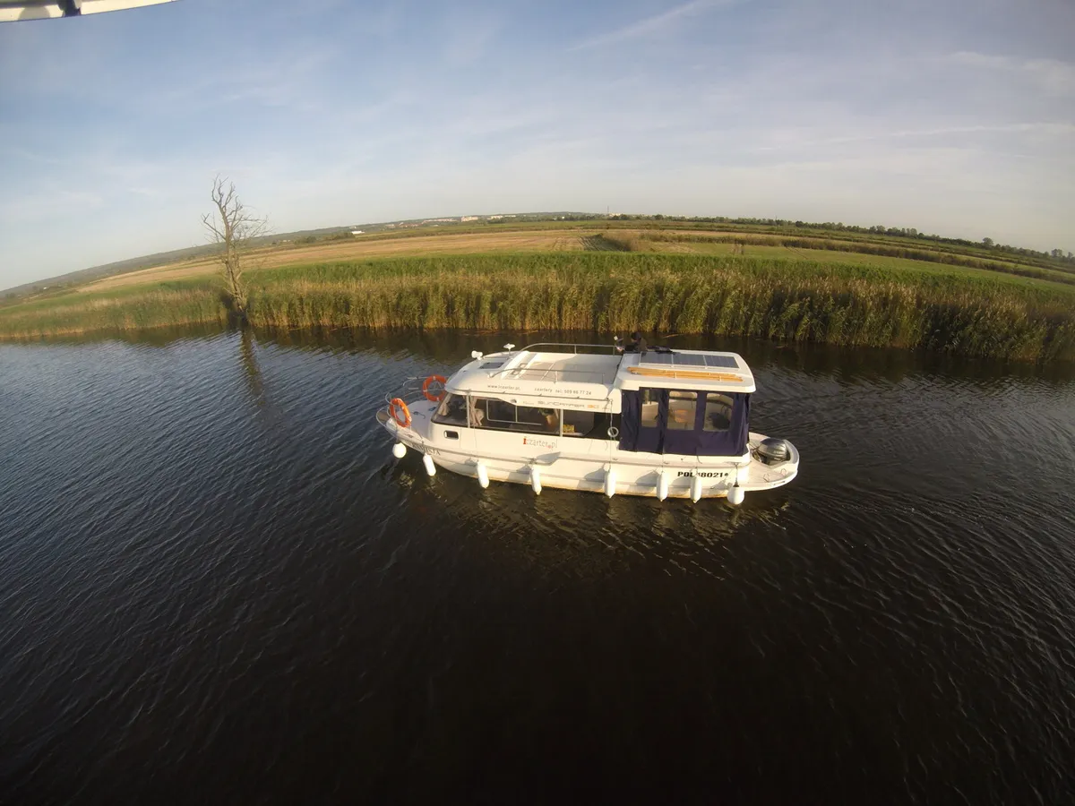 Balt Yacht Sun Camper 30 Classic: Boot varend op rivier