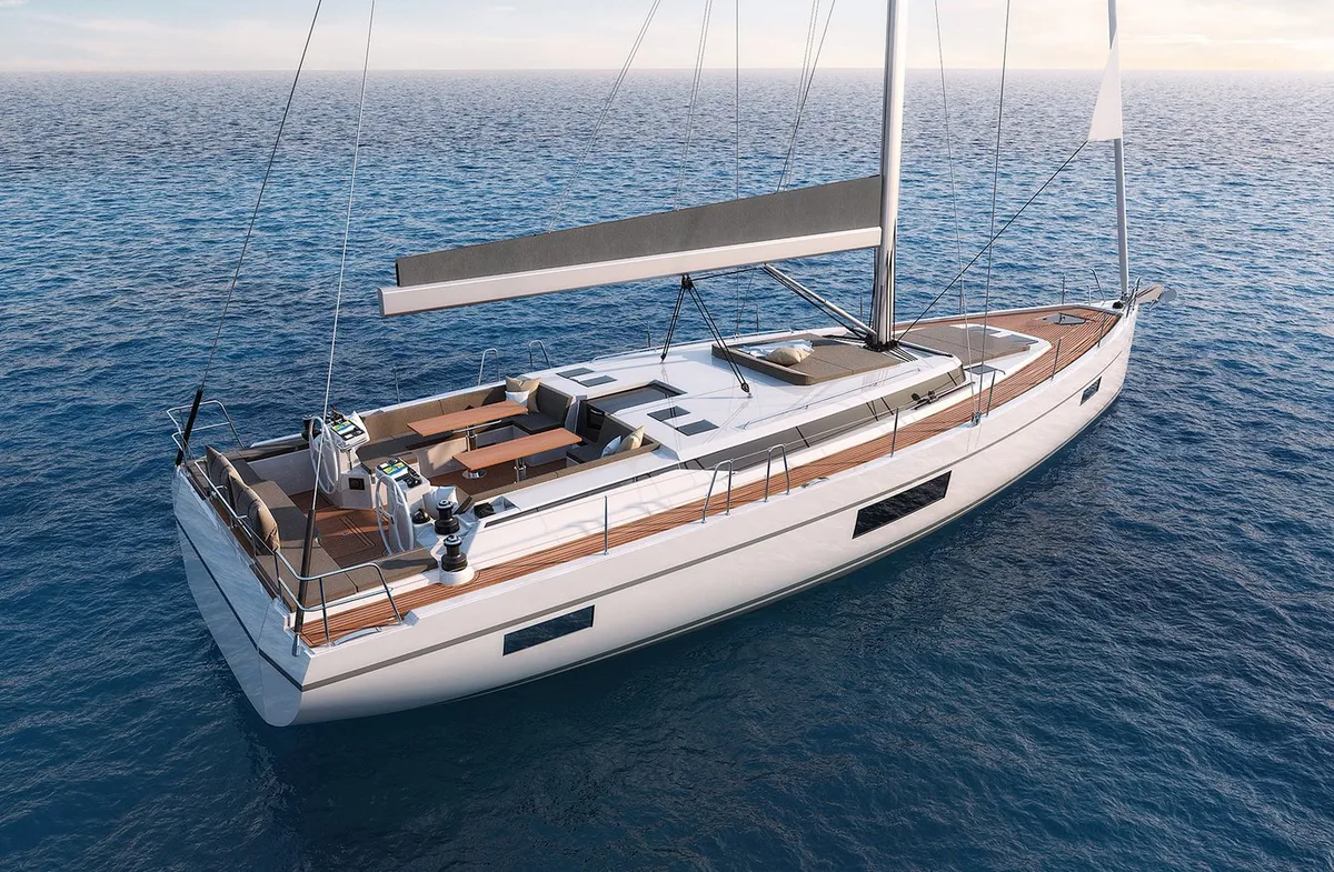 Bavaria C57: Zeilboot varend op zee