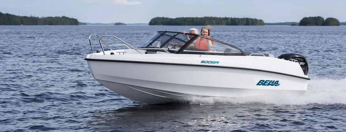 Bella Boats 500 BR: Boot varend op water