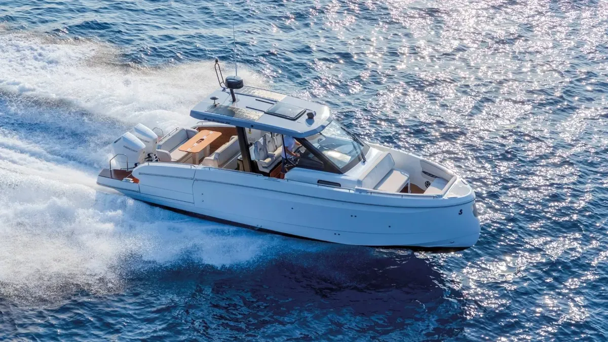 Beneteau Gran Turismo 35: Boot varend op zee