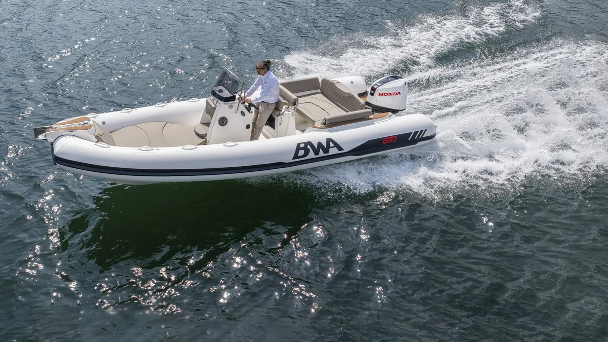 BWA Nautica GTO 238: Boot varend op zee