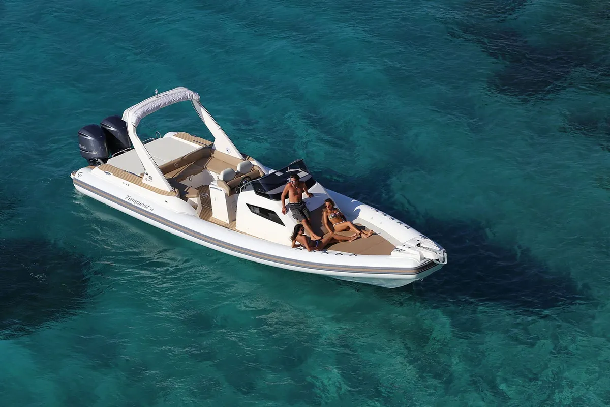 Capelli Tempest 40: Boot op zee met mensen