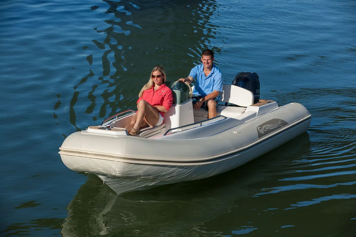 Capelli Tempest 460 Yacht Tender: Rubberboot met stel varend
