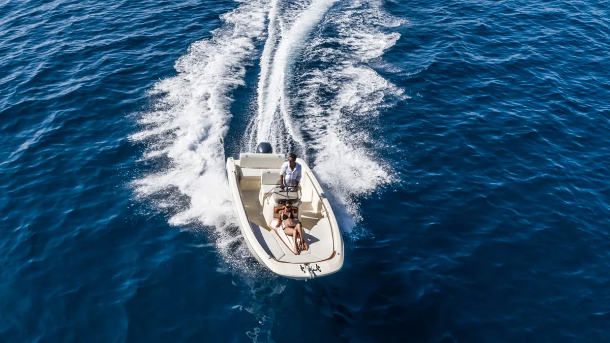 Capoforte Boats FX190: Boot varend op zee