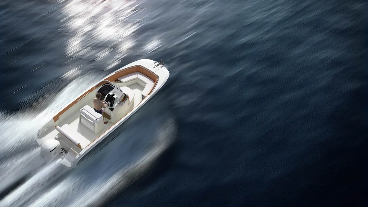 Capoforte Boats FX240: Boot varend op zee