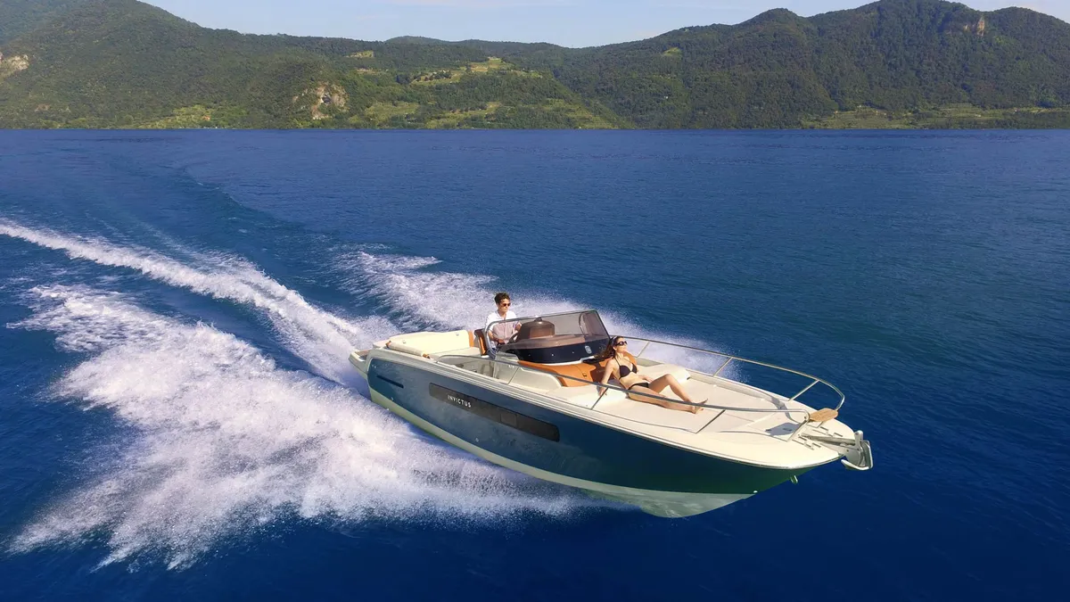 Capoforte Boats FX270: Boot varend op meer