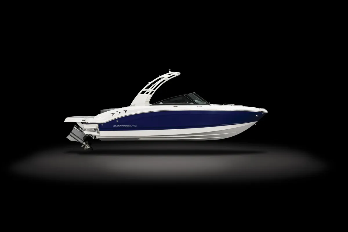 Chaparral GTS 1: Boot van opzij in studio