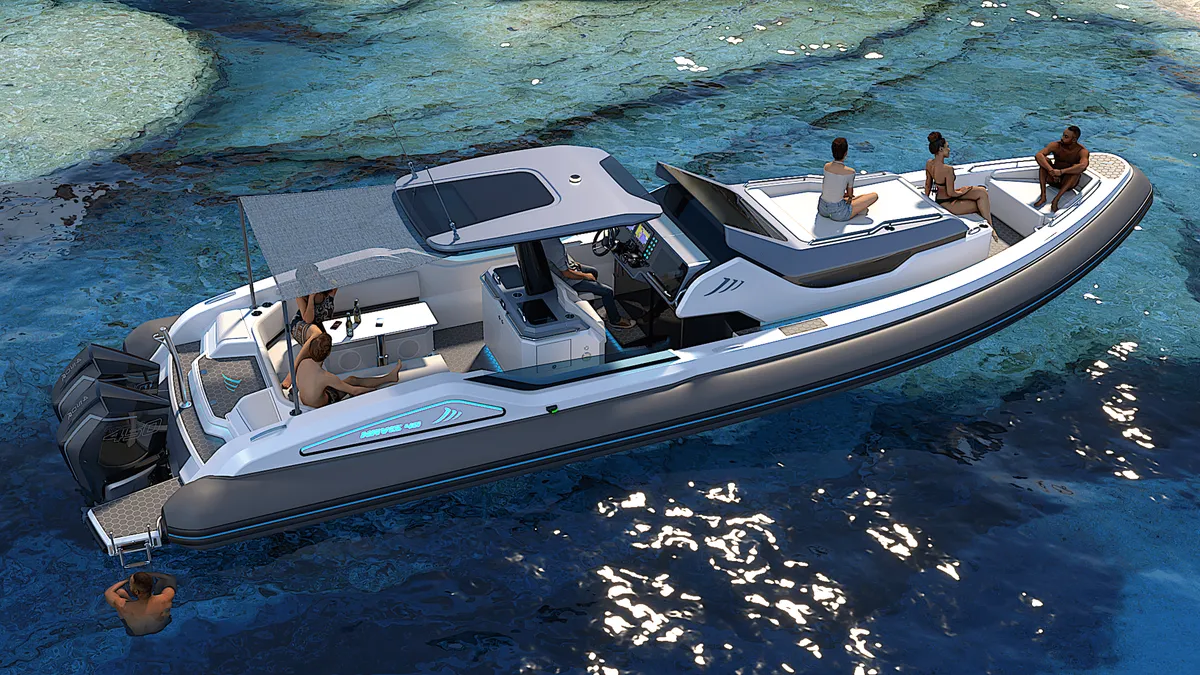 Cobra RIBs Navis N40: Boot met mensen op water