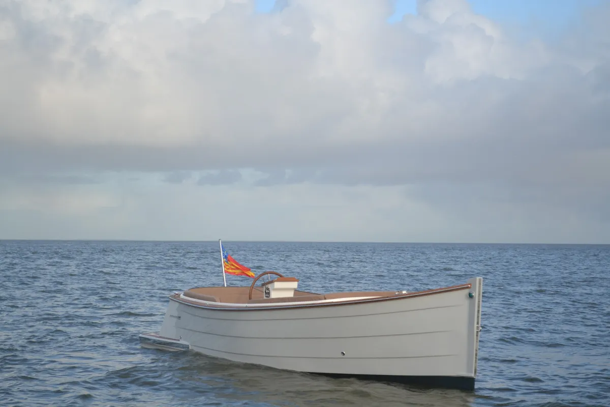 Enkhuizensloep Enkhuizen 580: Varend zijaanzicht
