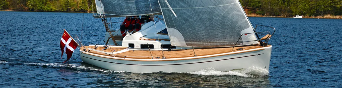 Faurby Yachts 335: Zeilboot varend op water