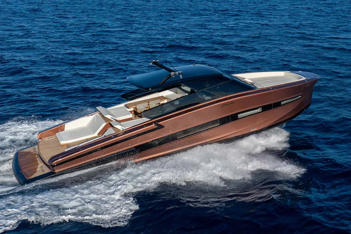 Fiart Mare P52: Boot varend op zee