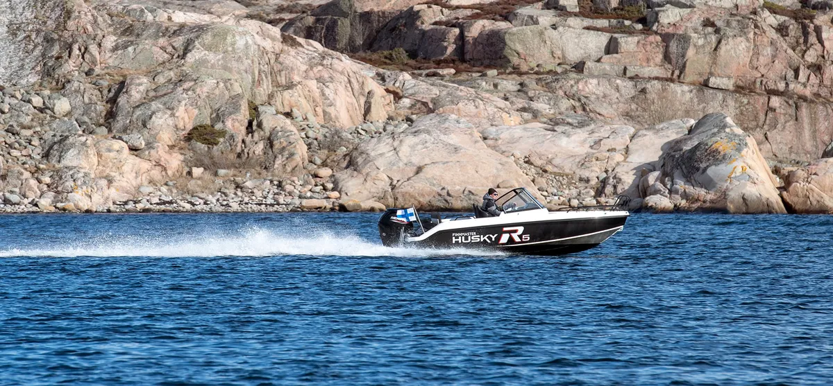 Finnmaster Husky R5: Boot varend voor rotsen