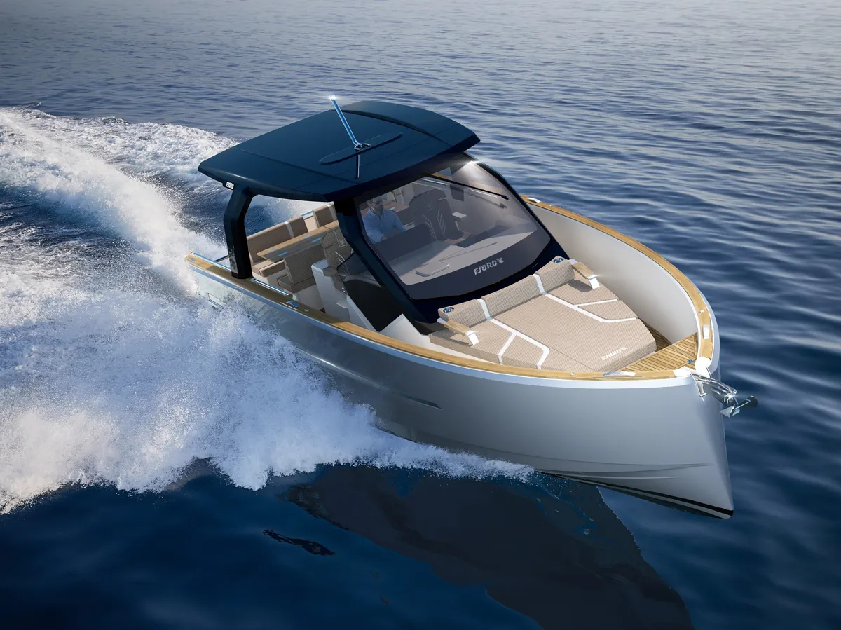 Fjord 39 XP: Boot varend met golven