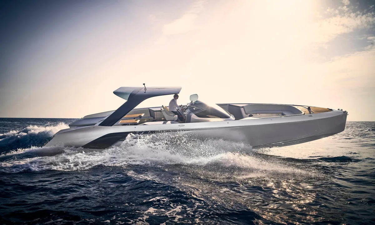 Frauscher 1414 Demon Air: Speedboot vaart snel over zee