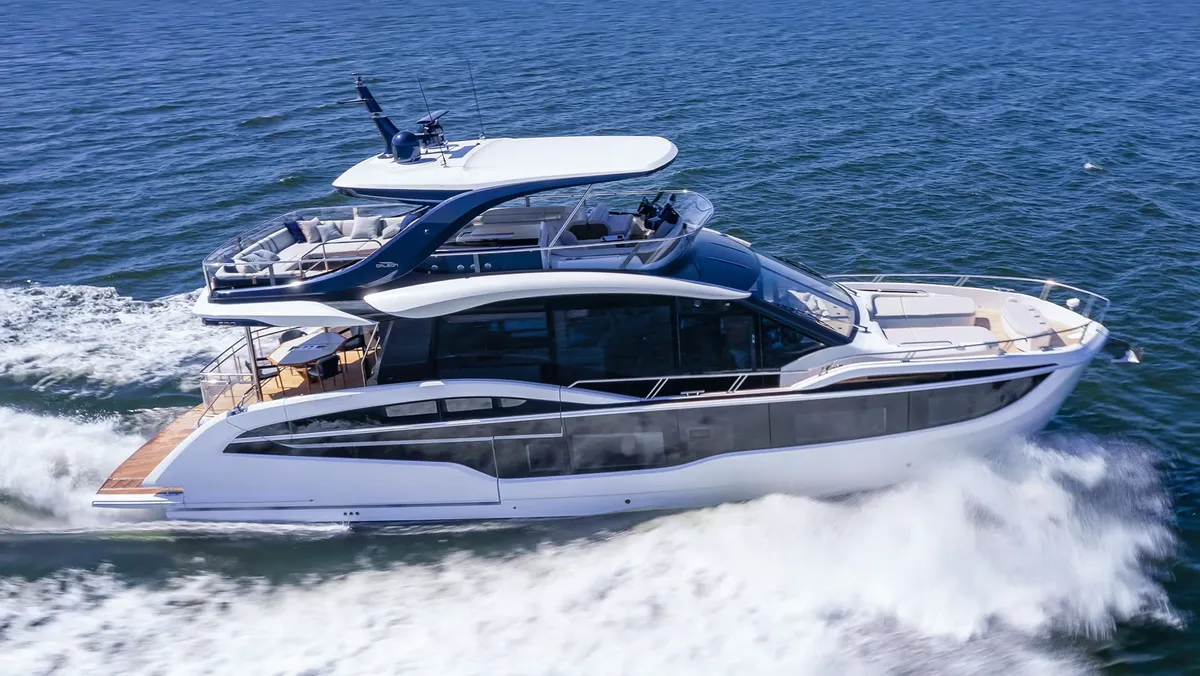 Galeon Yachts 620 FLY: Jacht varend op zee