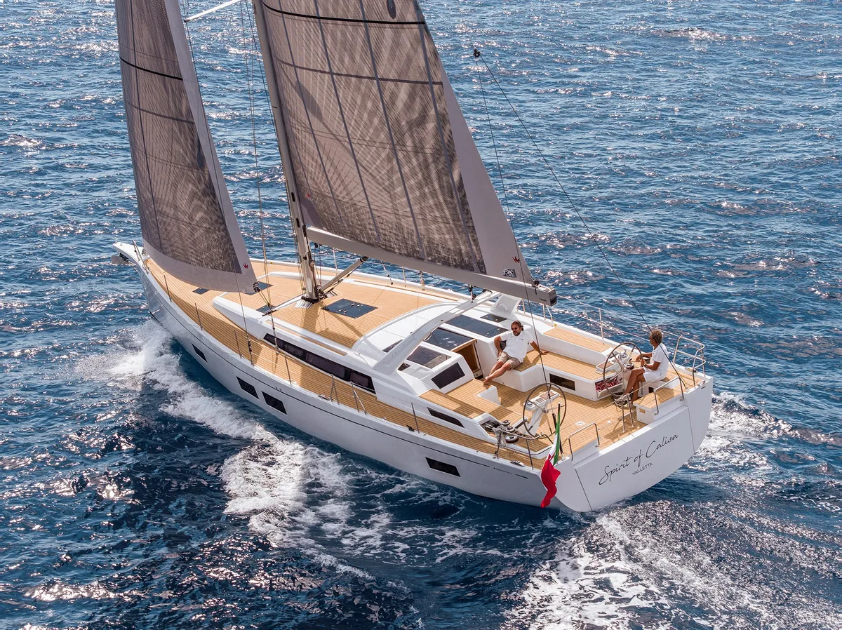 Grand Soleil 52 Long Cruise: Zeilboot varend op zee