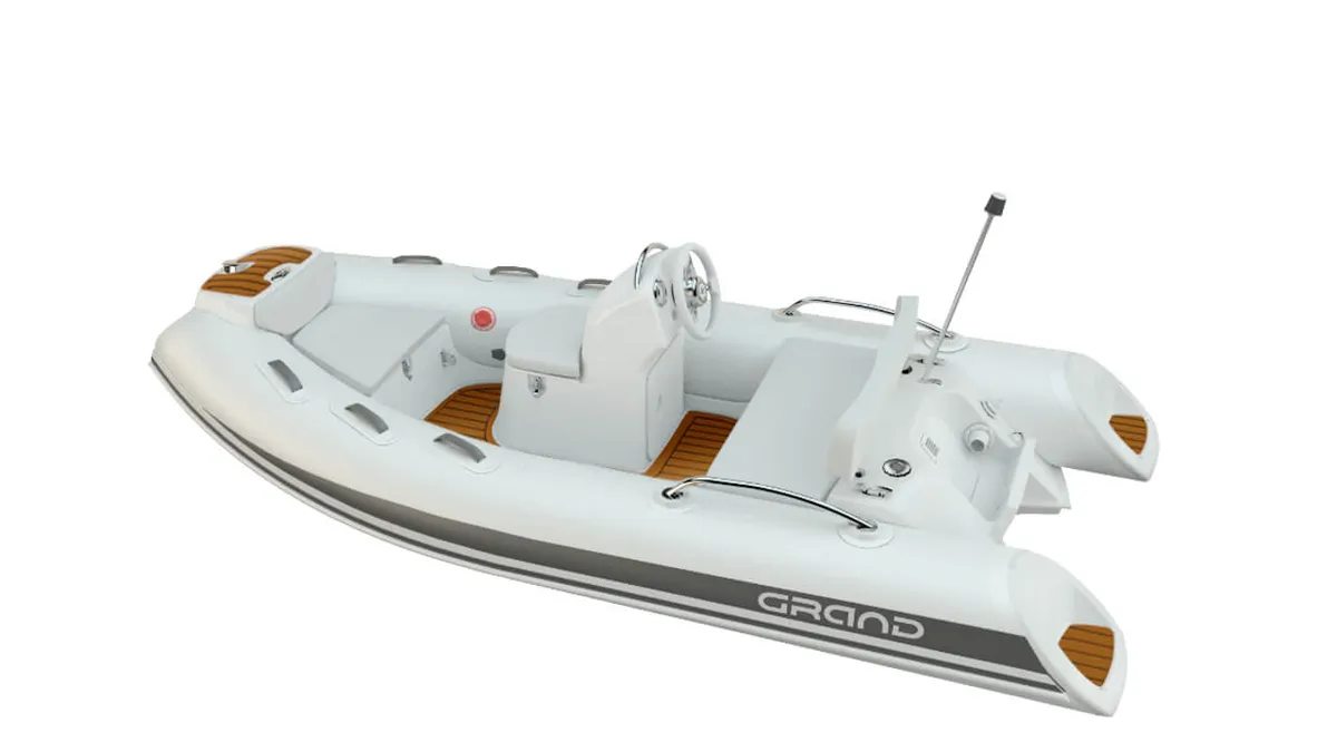 Grand G380: Rubberboot met stuurstand en bekleding
