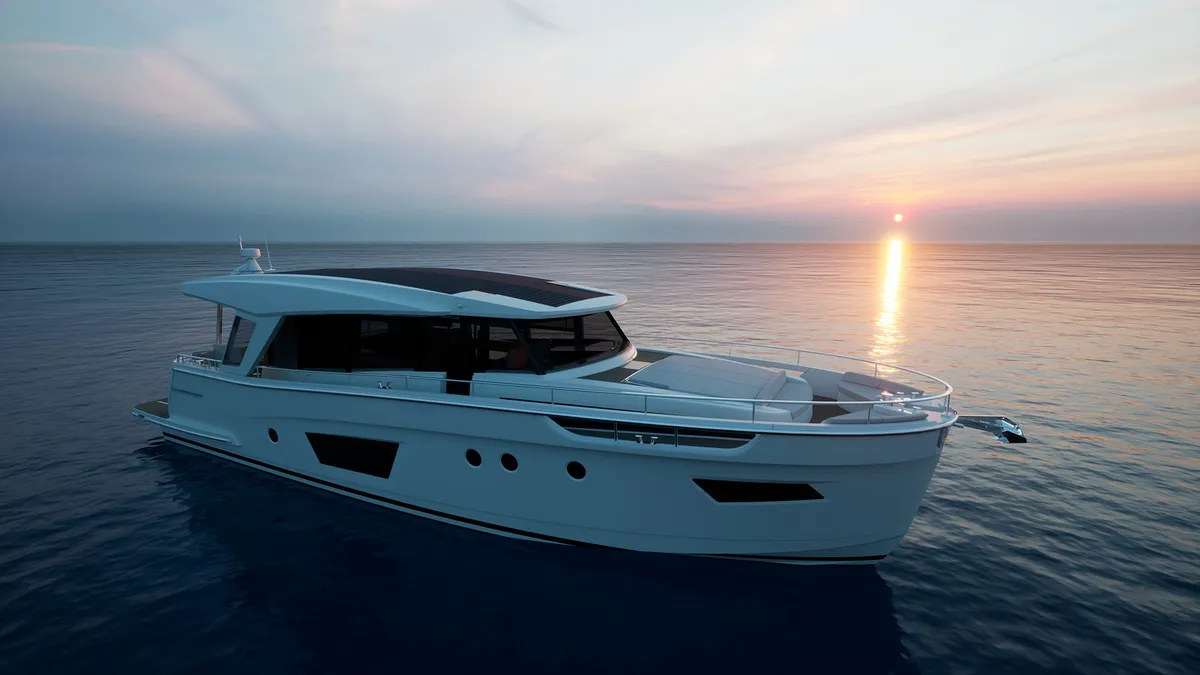 Greenline 58 Coupe: Jacht op zee bij zonsondergang