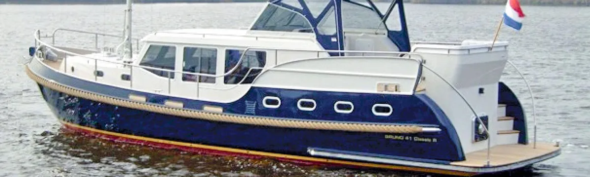 Gruno Motoryachten Classic 35: Motorboot varend op water