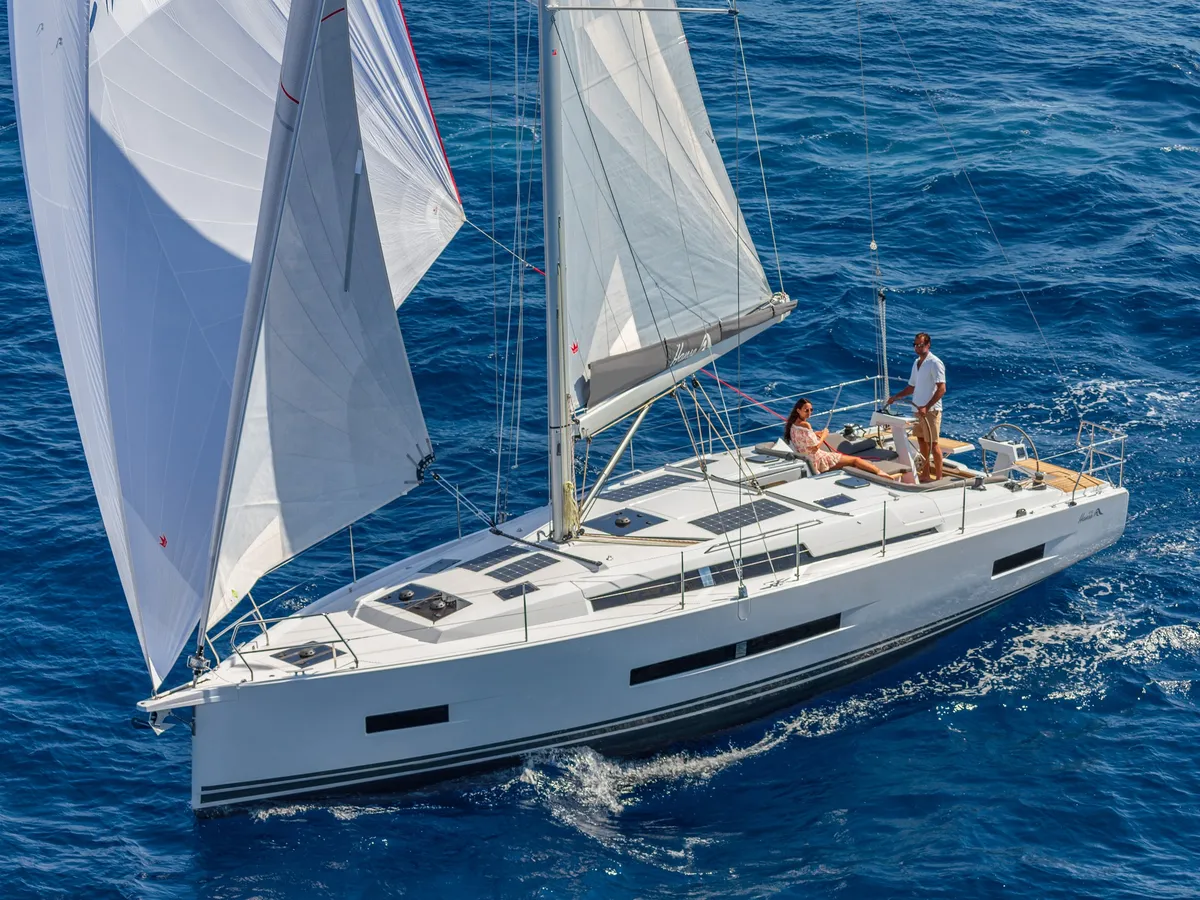 Hanse Yachts 410: Zeilboot varend op zee