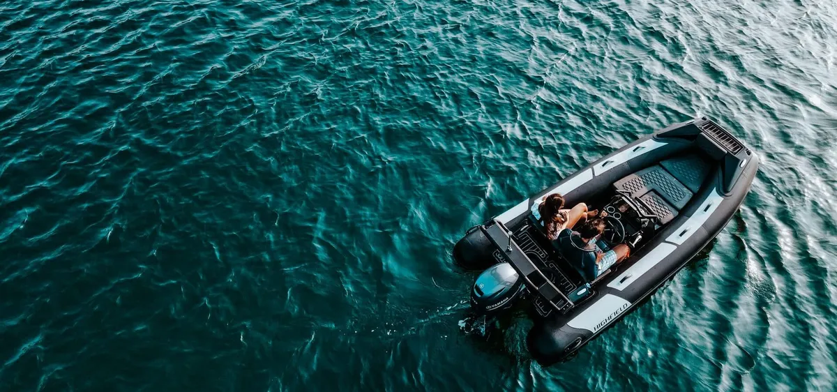 Highfield Boats Sport 390: Rubberboot vaart op zee