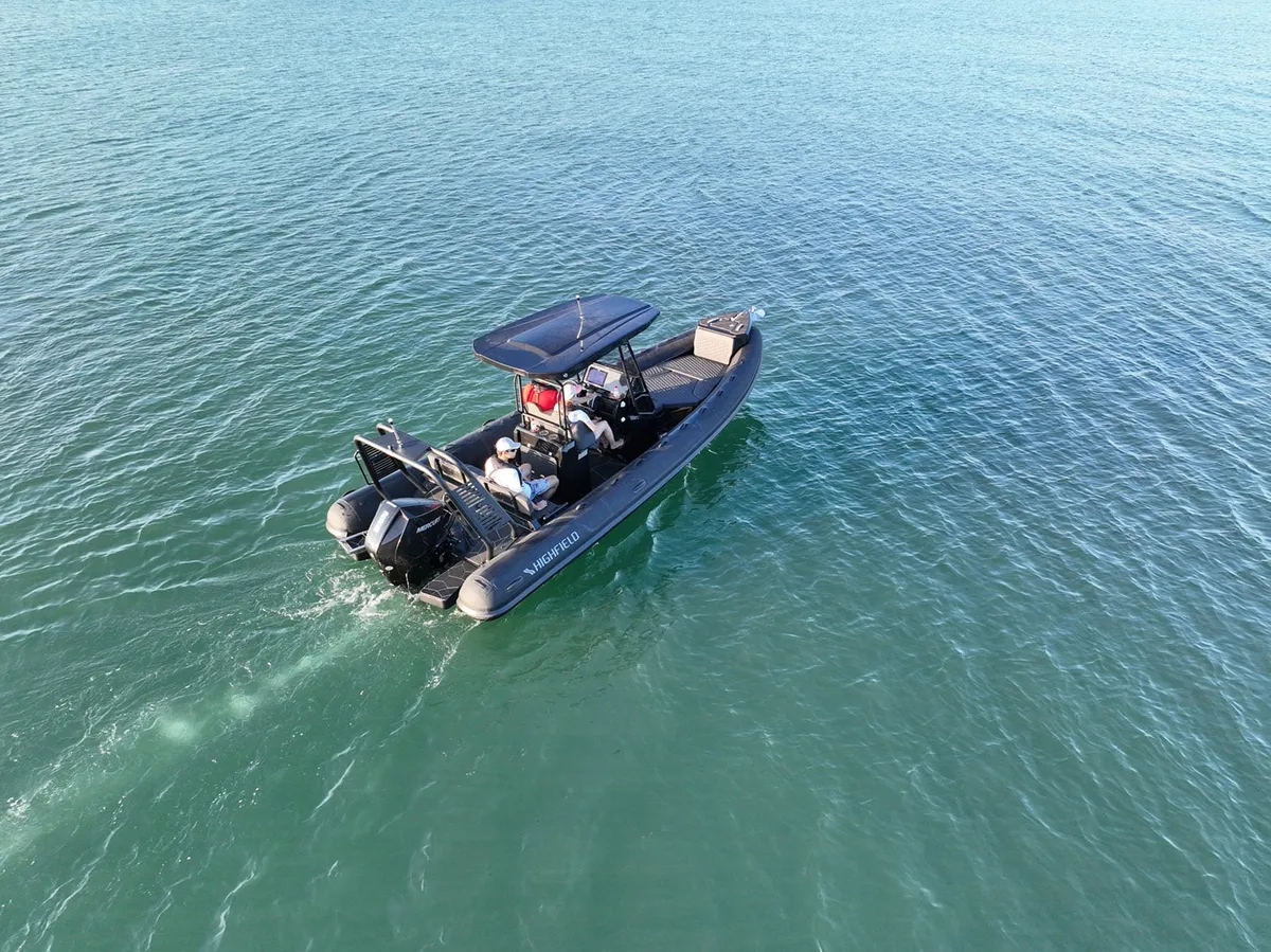 Highfield Boats Sport 700: Rubberboot varend op zee