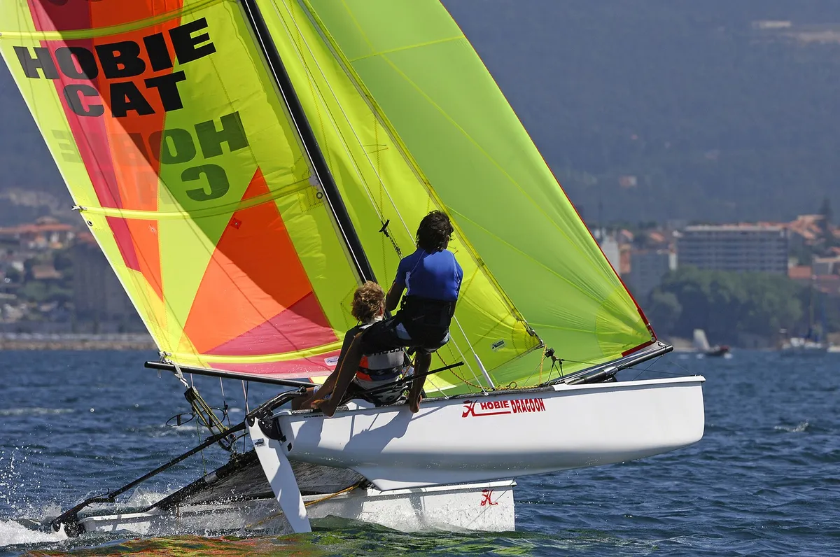 Hobie Dragoon: Varend met bemanning
