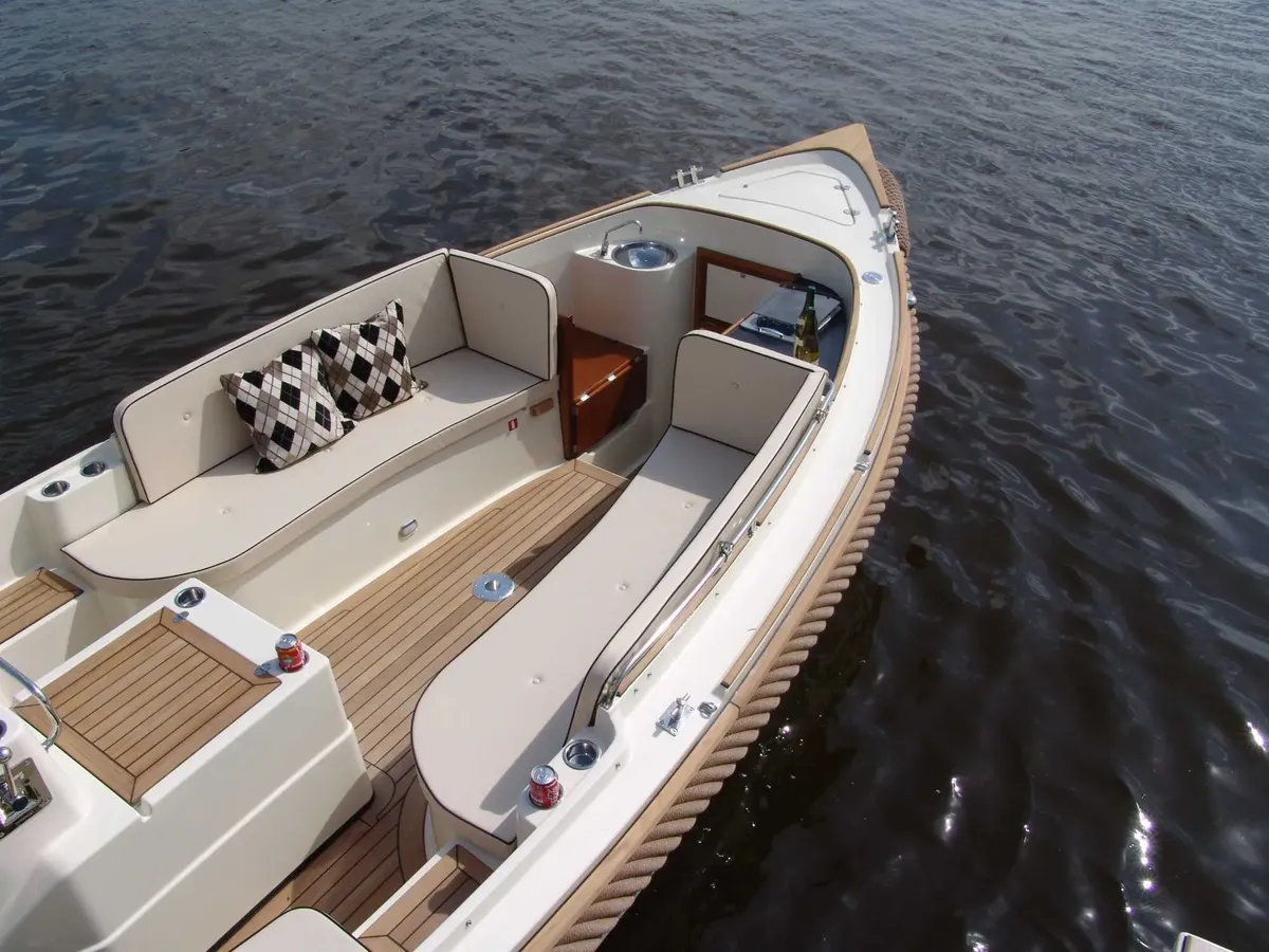 Interboat 22 Xplorer: Luchtfoto aan steiger