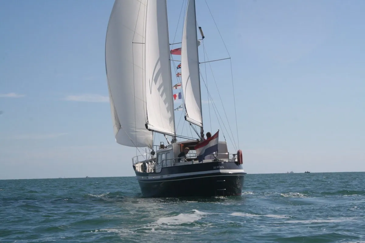 Jachtwerf Oost Oostvaarder 1200 MS: Zeilboot varend op zee