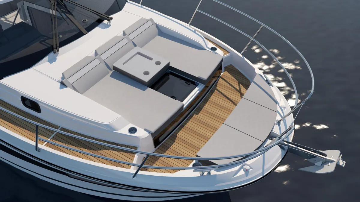 Jeanneau Merry Fisher 1095 Coupé Série2: Voordek met ligbank en anker