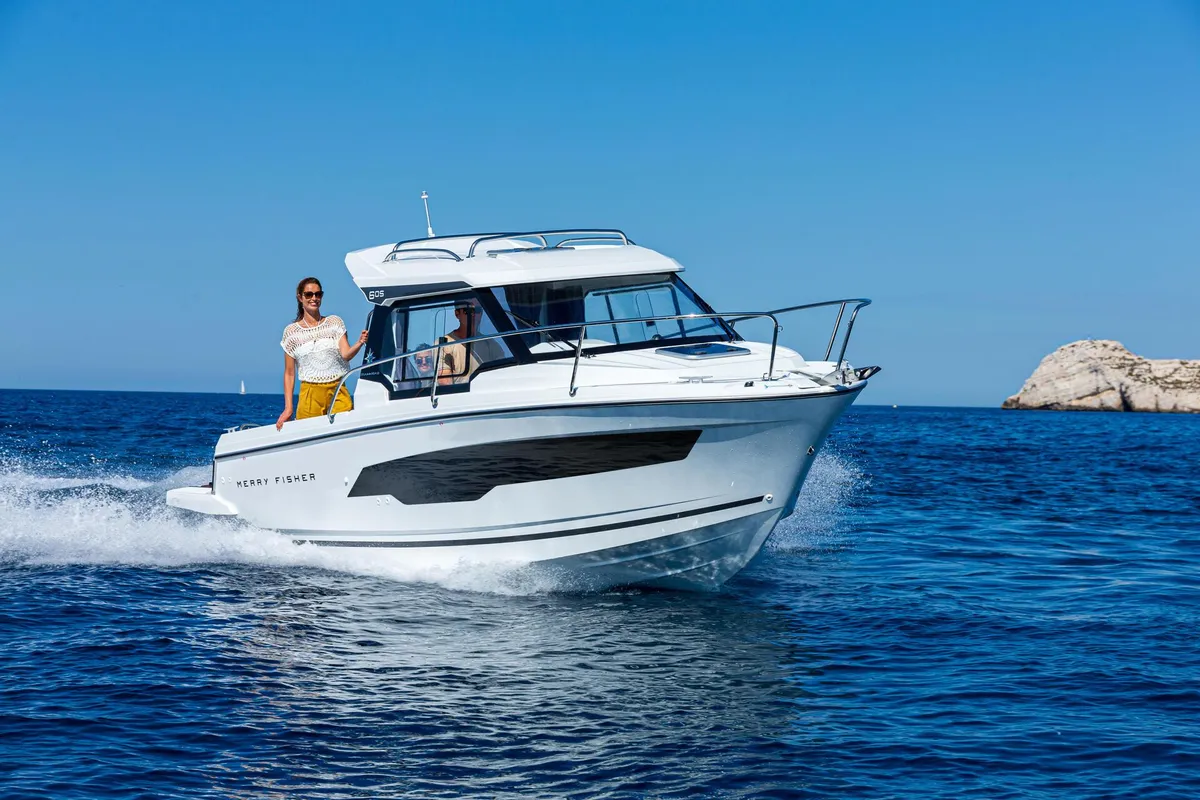 Jeanneau Merry Fisher 605: Boot varend op zee