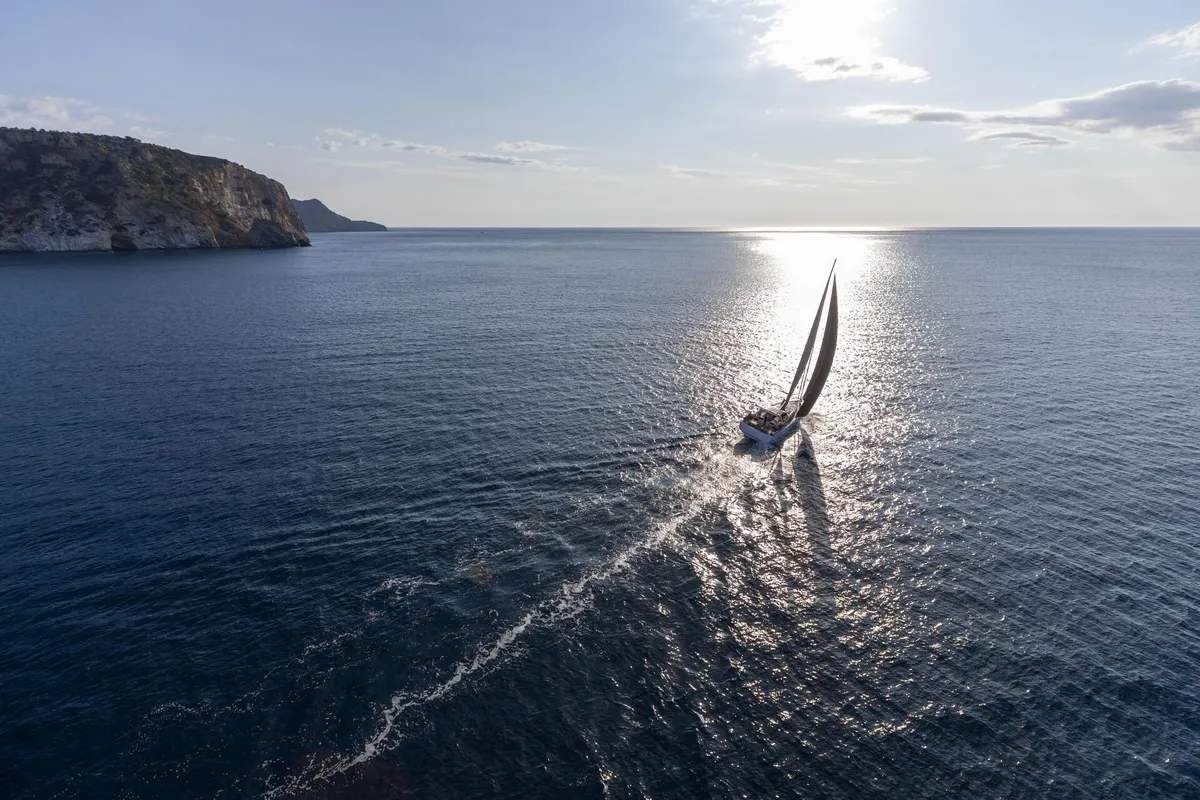 Jeanneau Yachts 55: Zeilboot varend op zee