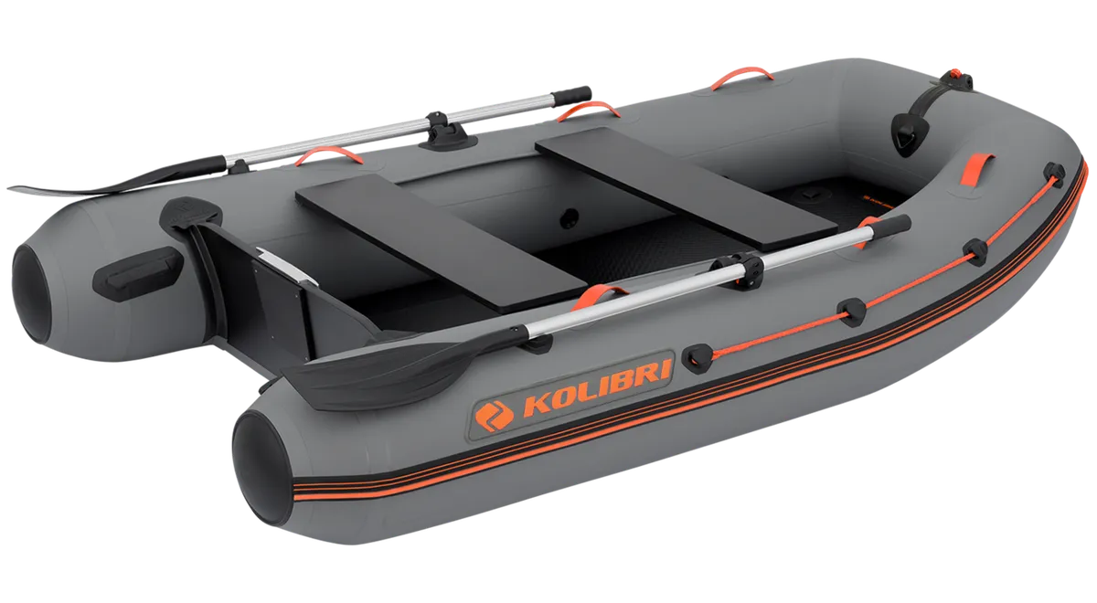 Kolibri KM-270XL: Opblaasboot met peddels op wit