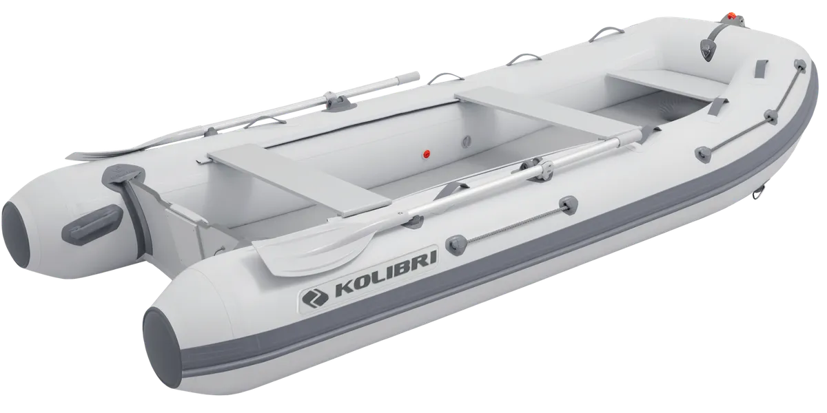 Kolibri KM-360DXL: Opblaasboot met roeispanen op wit