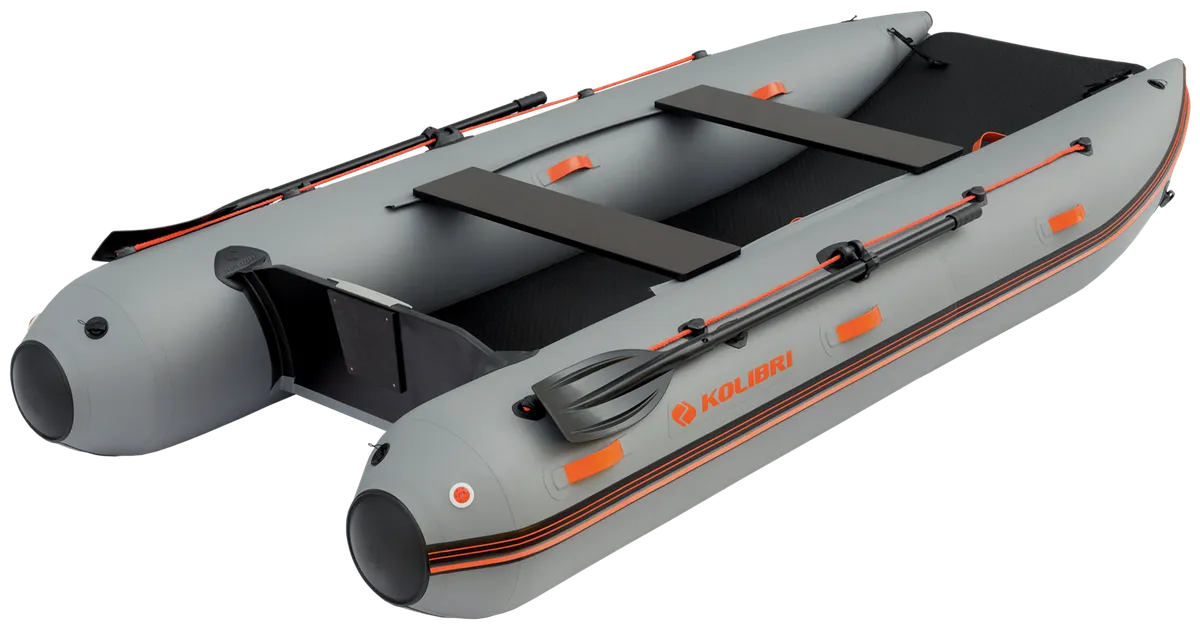 Kolibri KM-380CM: Opblaasboot met peddel op wit