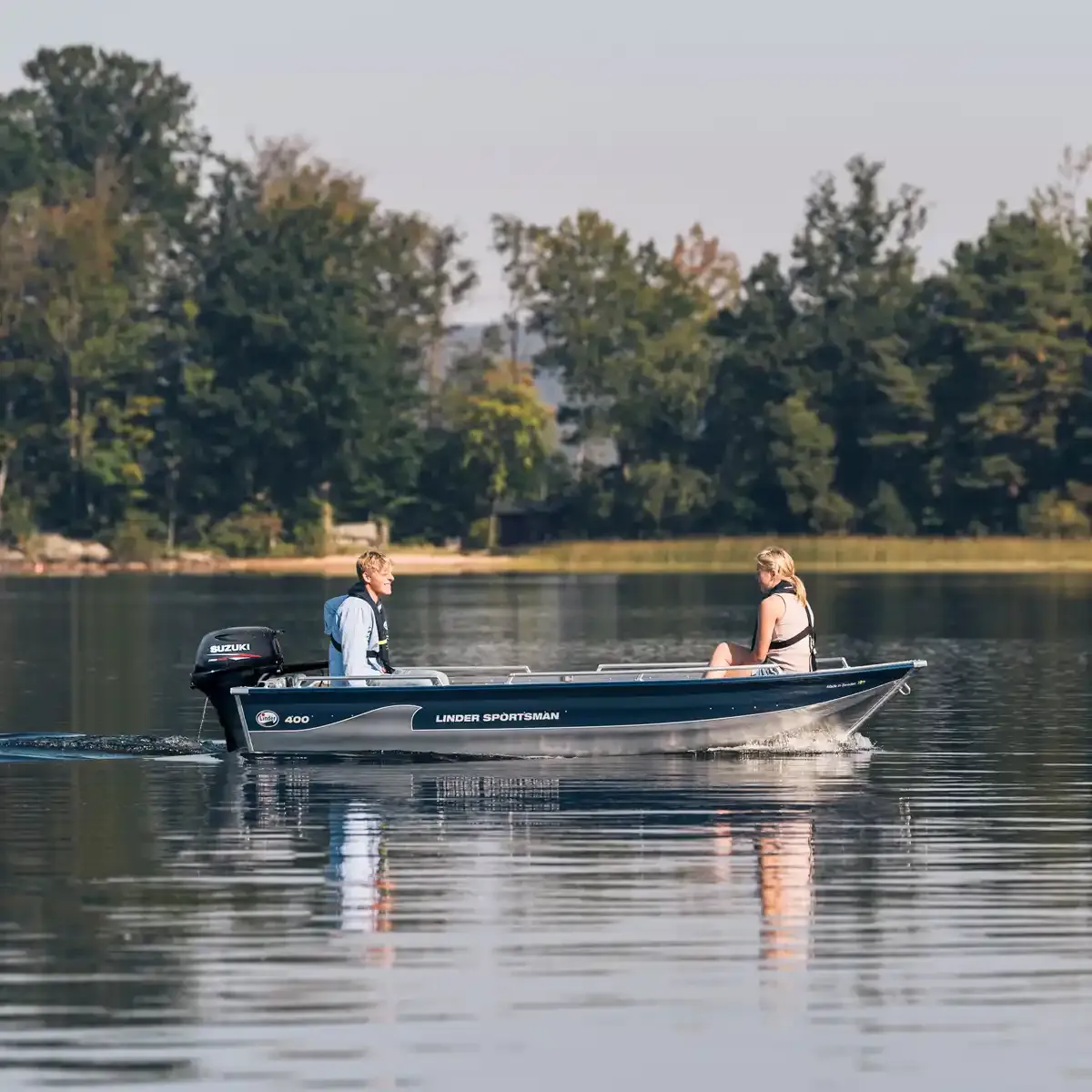 Linder Sportsman 400: Boot varend op meer