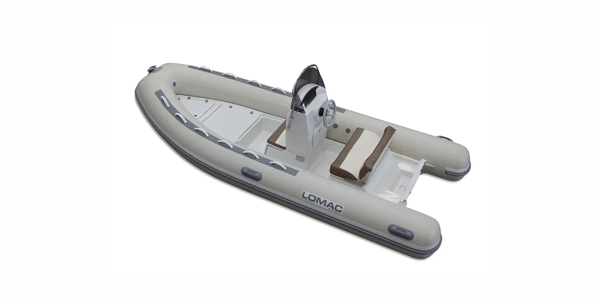 Lomac Euforia 460: Rubberboot met stuurconsole op studiofot