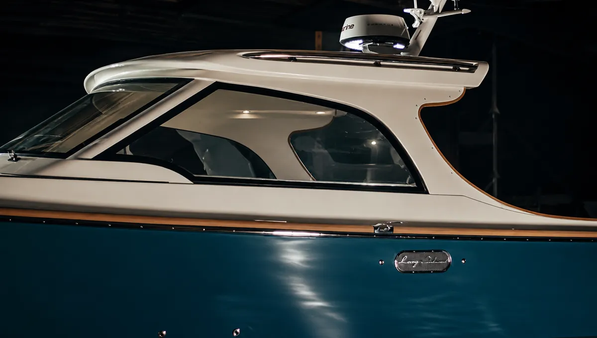 Long Island Yachts Hardtop Series: Hardtop bij nacht